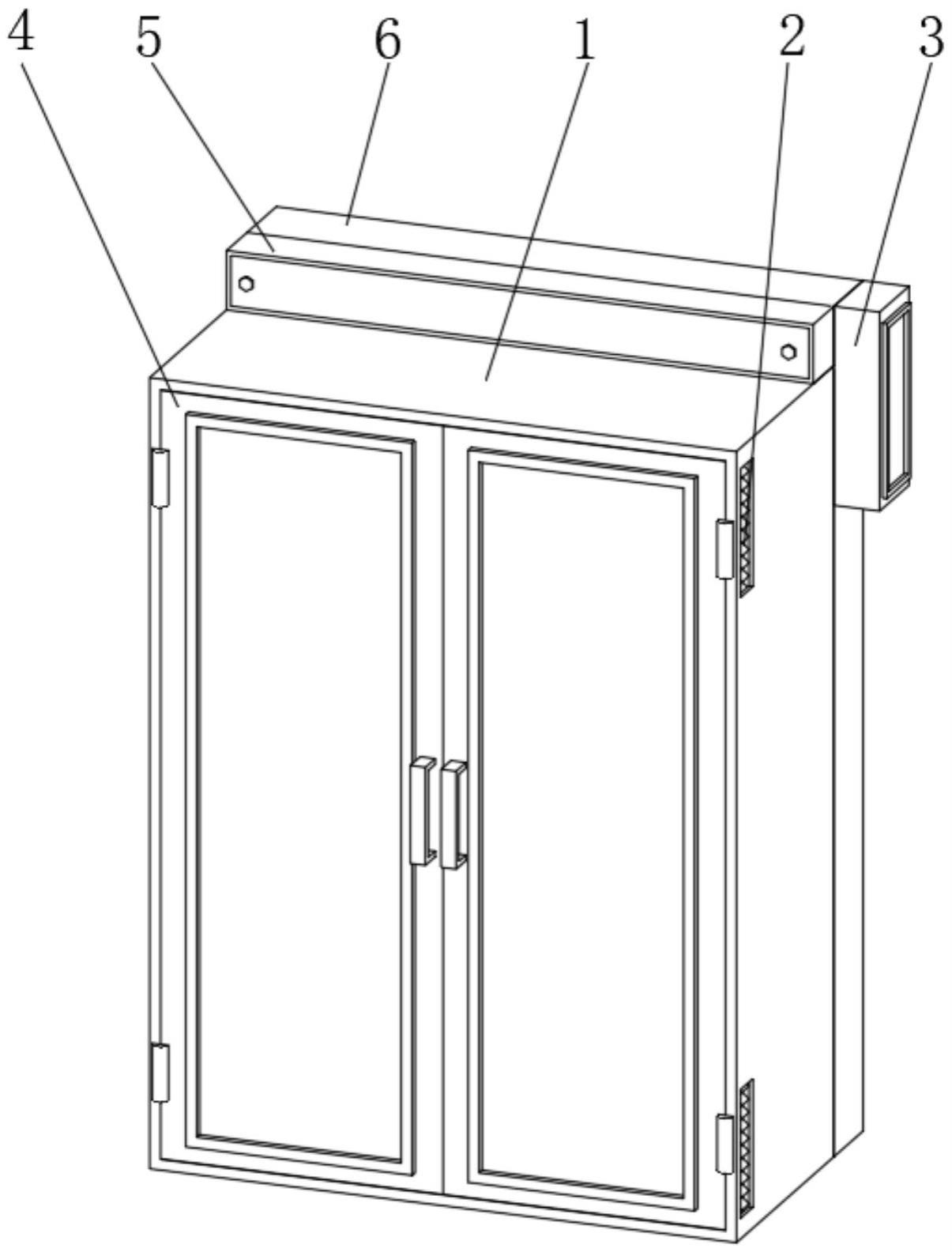 一种具备除湿功能的器具收纳柜的制作方法