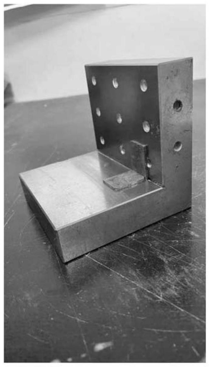 精准定位装置和核辐射探测用碘化铯晶体的加工方法