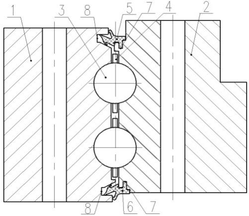 一种双排密封圈均随内圈转动的四点接触球变桨轴承的制作方法