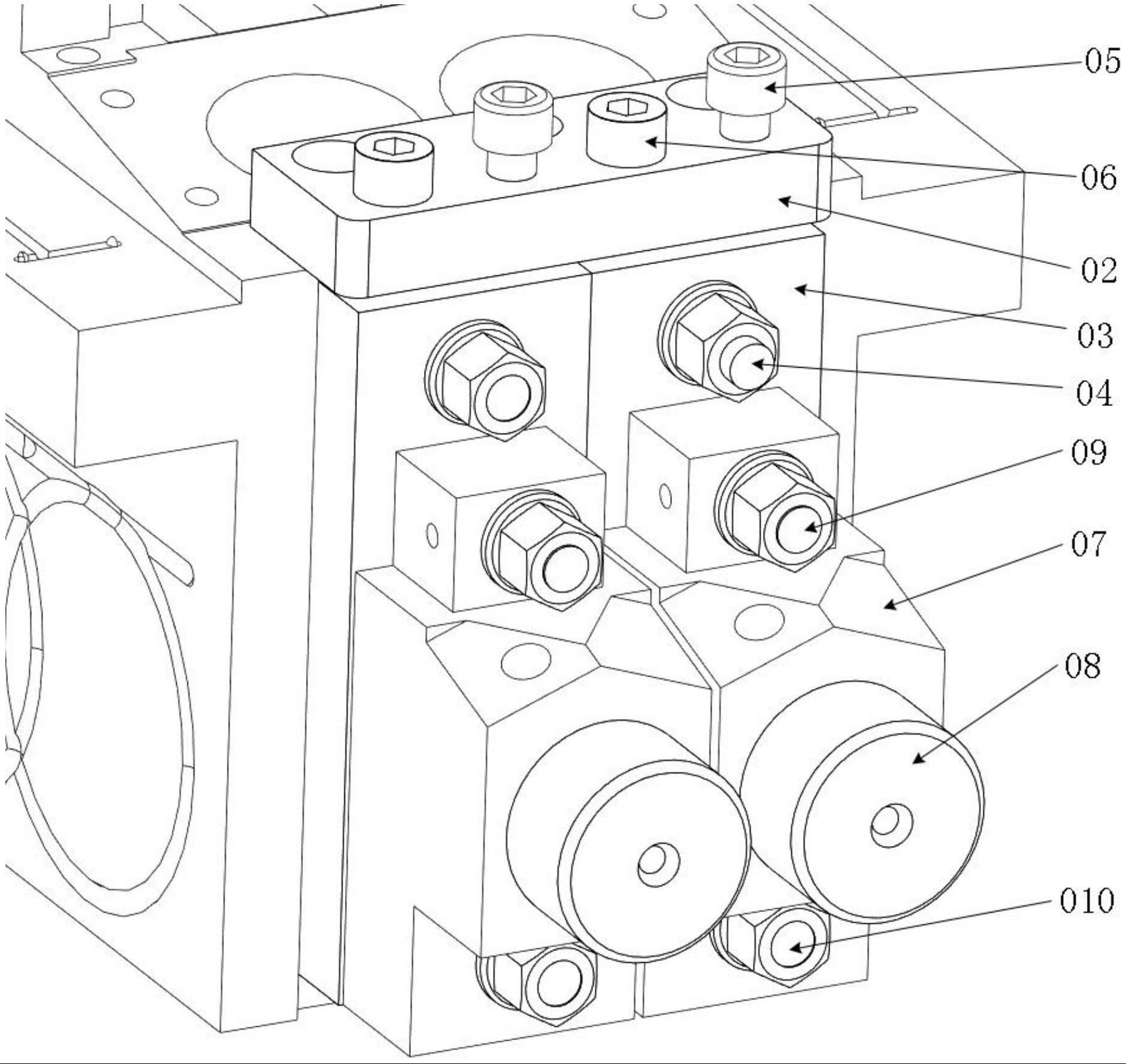 一种用于多工位冷镦机的模具上下调节装置的制作方法