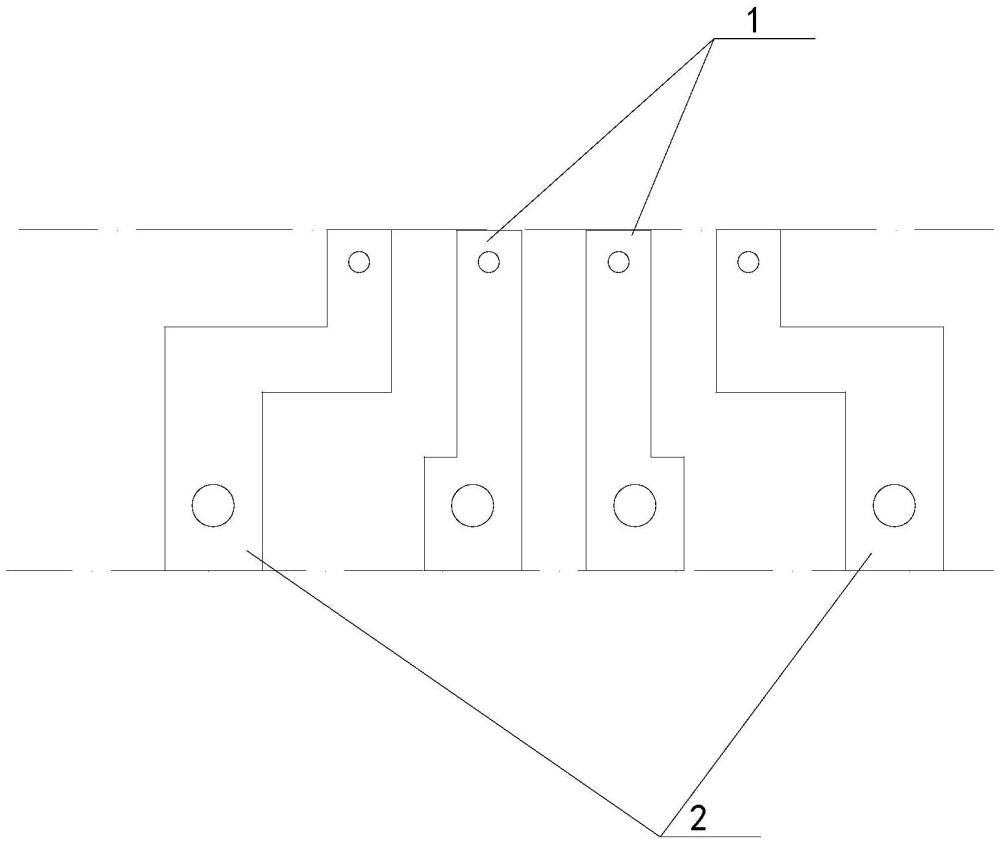 一種低壓塑殼開(kāi)關(guān)出線端過(guò)渡母線連接端子的制作方法