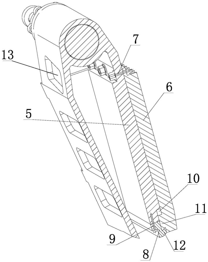 一种氧化铝块破碎机的动颚板安装结构的制作方法