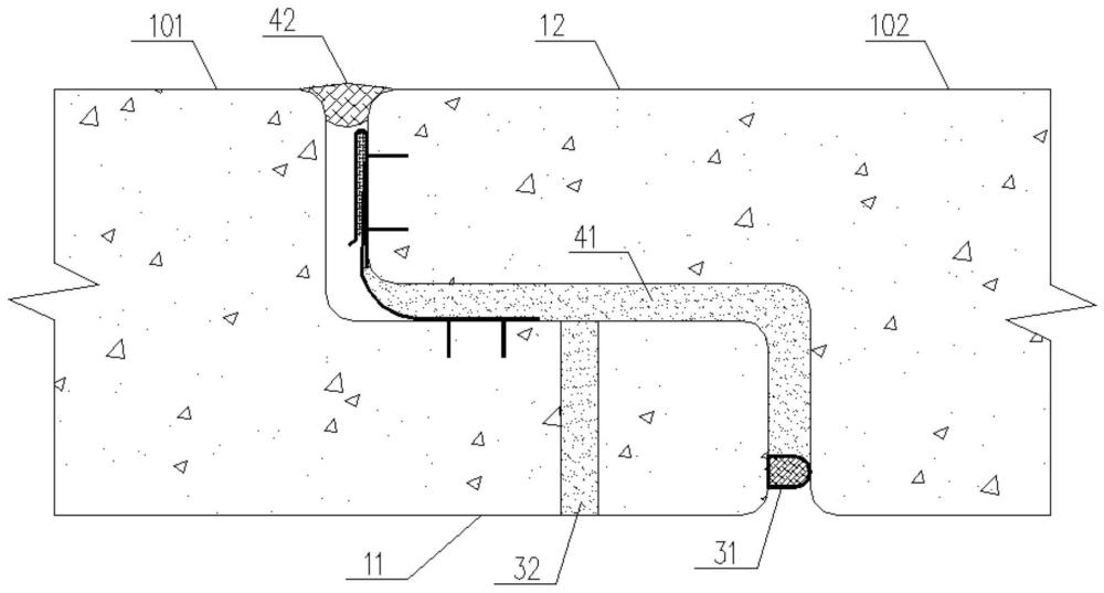 一种自锁式止水的柔性承插接头防水构造及地下管廊的制作方法