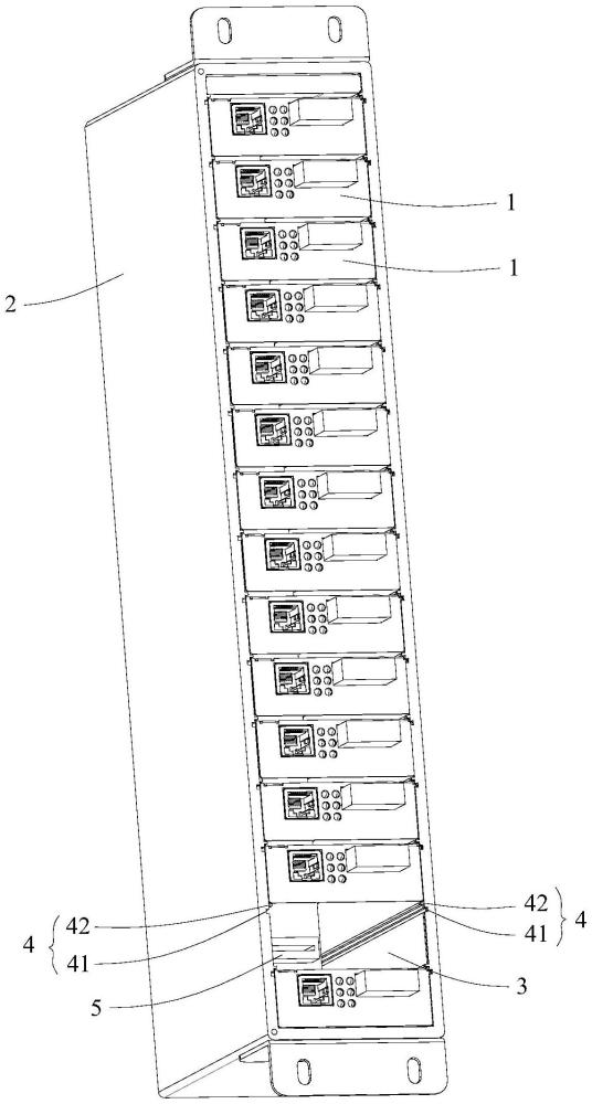 一种光纤收发器集成安装箱的制作方法