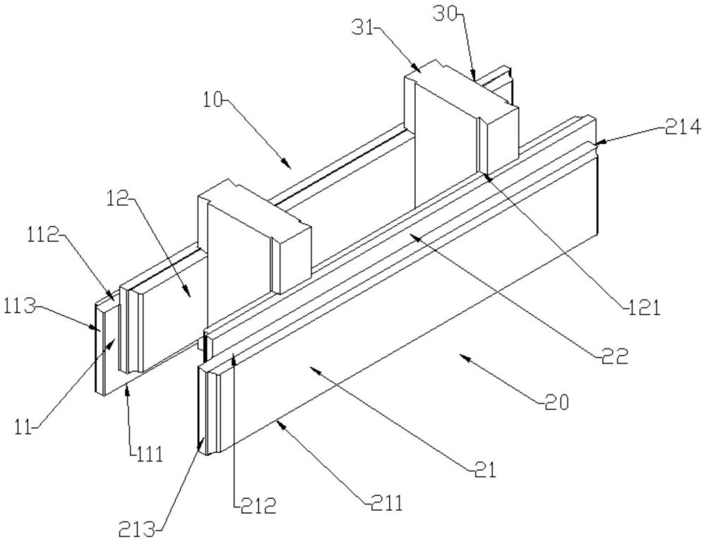 一种建筑墙体用中空木砖和建筑墙体的制作方法