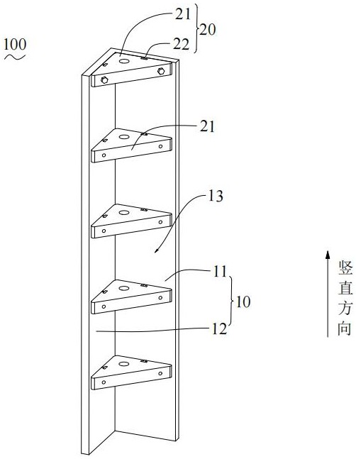 一種輸電塔加固裝置及輸電塔的制作方法